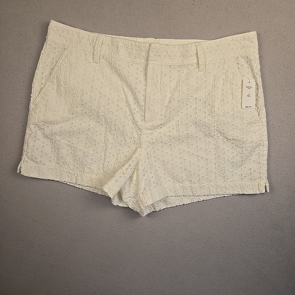 Gap Women's White Eyelet City Shorts Cotton 3" Inseam Mid Rise, NWT, 14 Tall